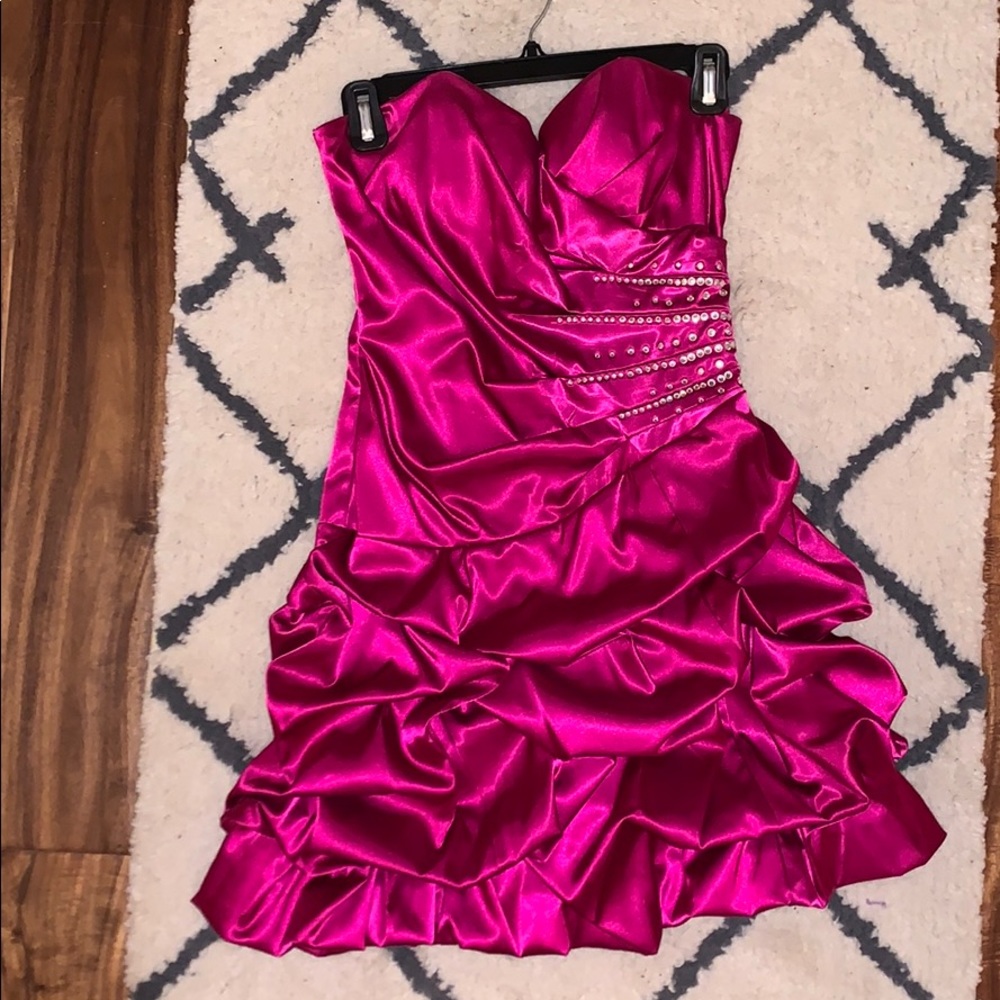 Magenta strapless hoco dress